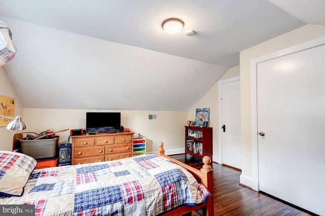 3234 5TH ST N, Arlington, VA 22201