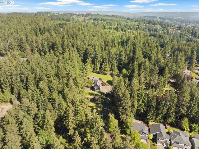 16590 Sw HIGH HILL Ln, Beaverton, OR 97007