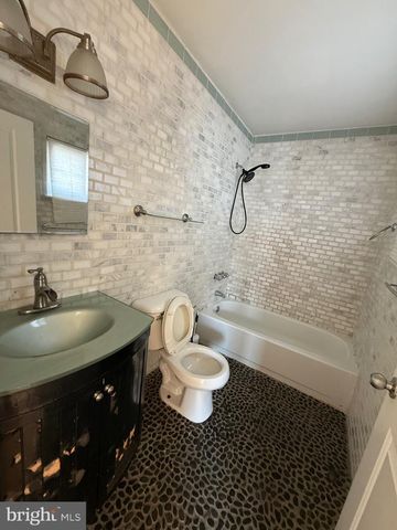 2515 S HOWARD ST, Philadelphia, PA 19148