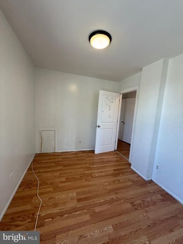 2515 S HOWARD ST, Philadelphia, PA 19148