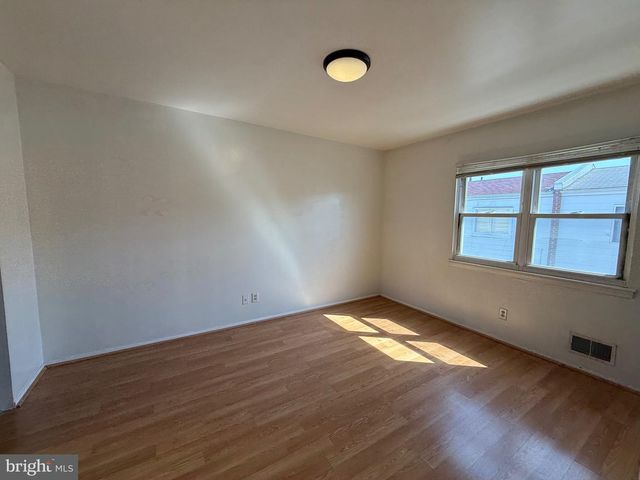 2515 S HOWARD ST, Philadelphia, PA 19148