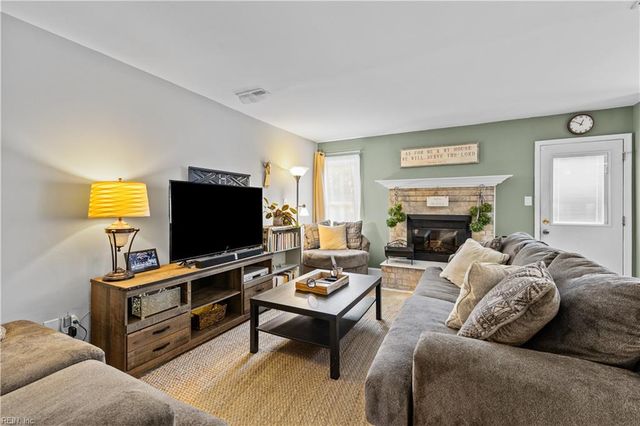 4001 Francis Lee DR, Virginia Beach, VA 23452