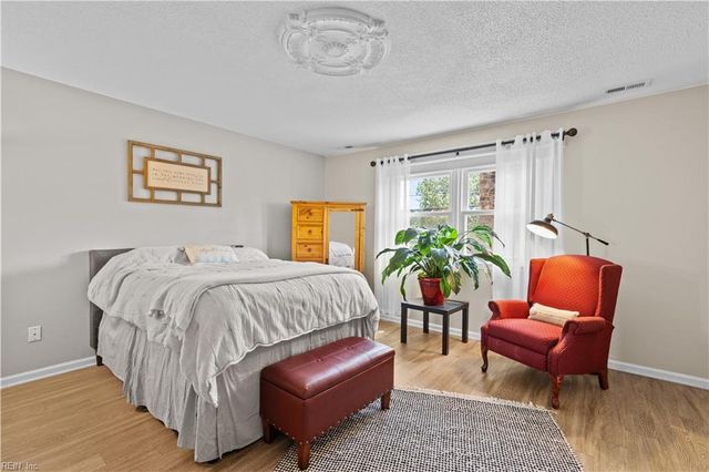 4001 Francis Lee DR, Virginia Beach, VA 23452