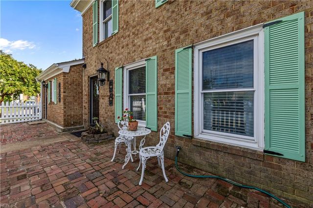 4001 Francis Lee DR, Virginia Beach, VA 23452