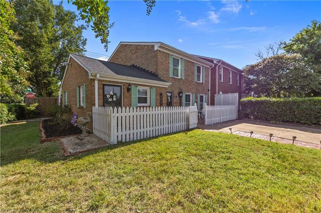 4001 Francis Lee DR, Virginia Beach, VA 23452