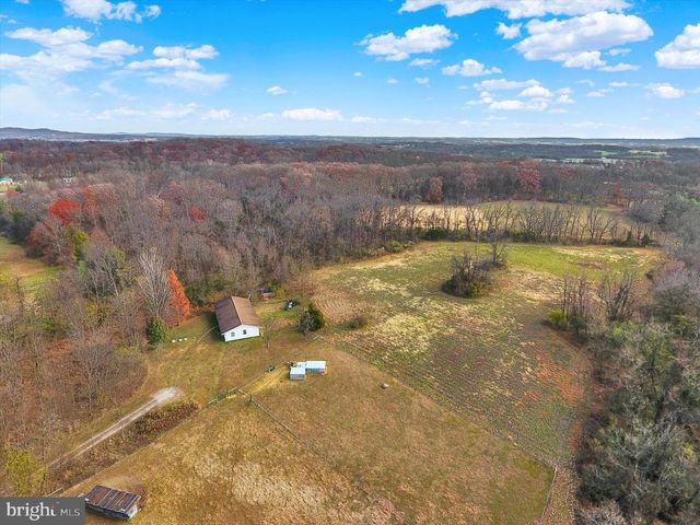115 HARLACHER RD, East Berlin, PA 17316