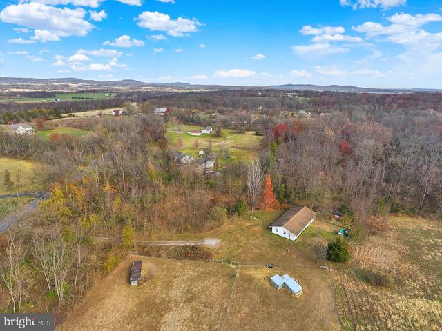 115 HARLACHER RD, East Berlin, PA 17316