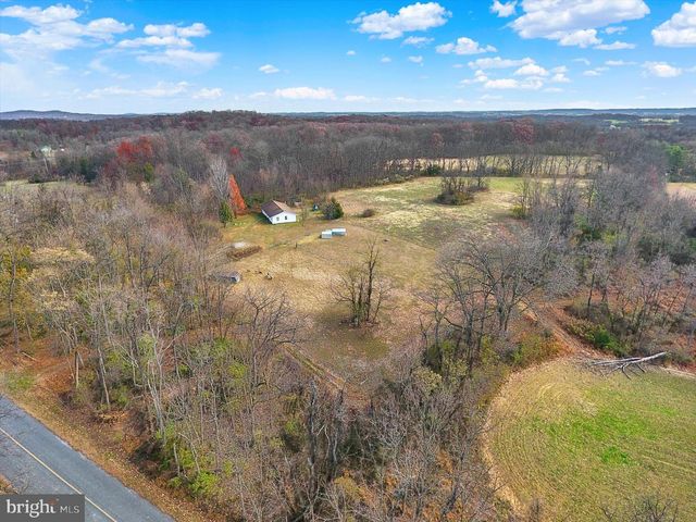 115 HARLACHER RD, East Berlin, PA 17316