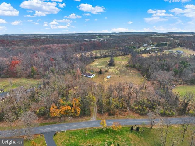 115 HARLACHER RD, East Berlin, PA 17316