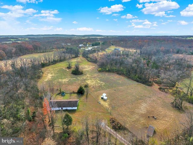 115 HARLACHER RD, East Berlin, PA 17316