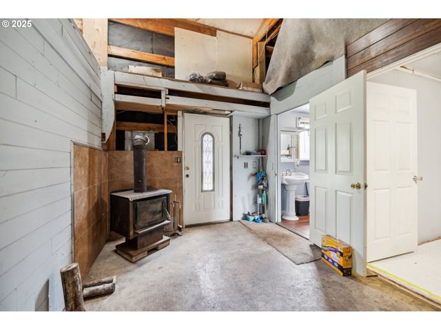 1407 SLIDE CREEK Rd, Longview, WA 98632