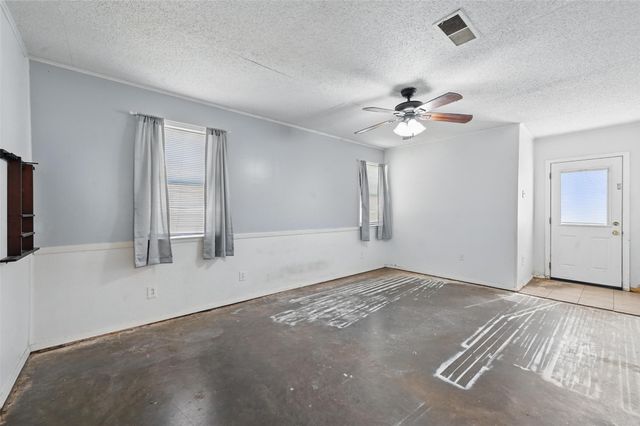900 Wilkinson Drive, Mesquite, TX 75149