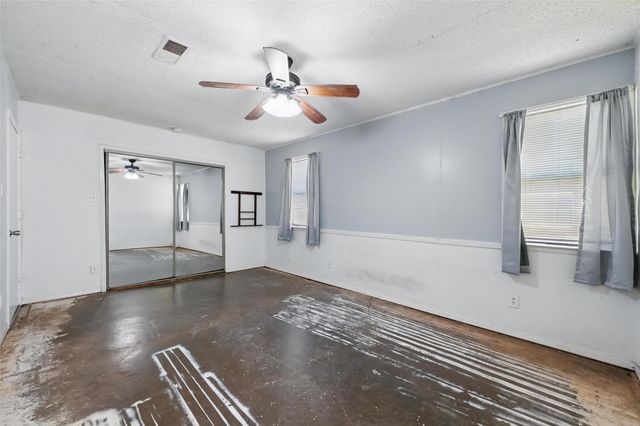 900 Wilkinson Drive, Mesquite, TX 75149
