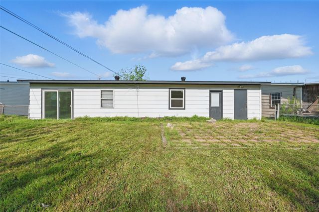 900 Wilkinson Drive, Mesquite, TX 75149