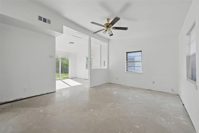 900 Wilkinson Drive, Mesquite, TX 75149