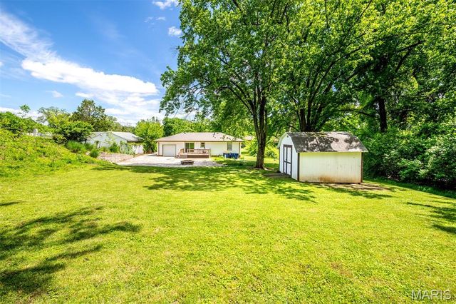50 Oakwood Lane, St Louis, MO 63129
