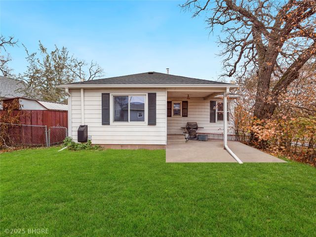 1401 1st Street N, Newton, IA 50208