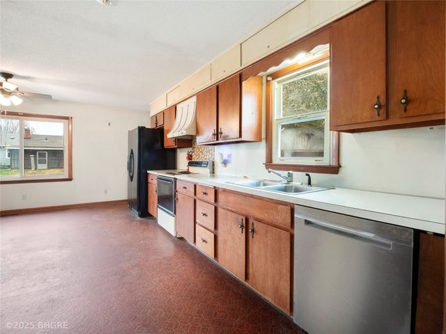 1401 1st Street N, Newton, IA 50208