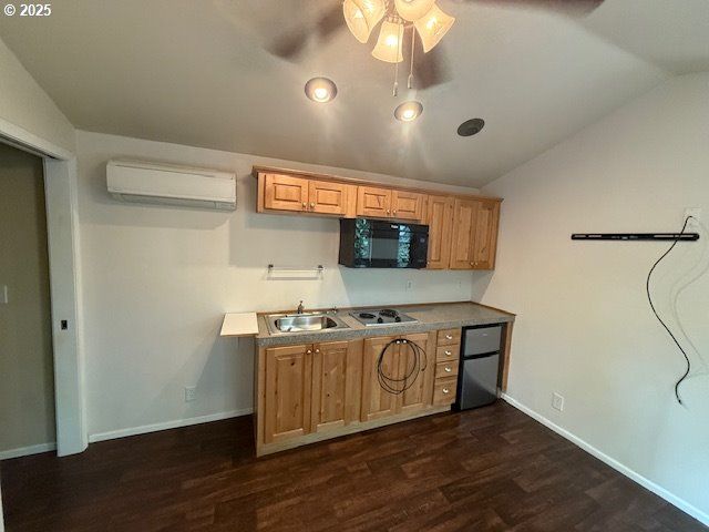 25 SAND DOLLAR Dr, Florence, OR 97439