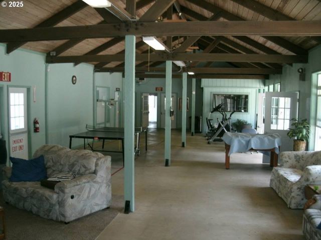 25 SAND DOLLAR Dr, Florence, OR 97439