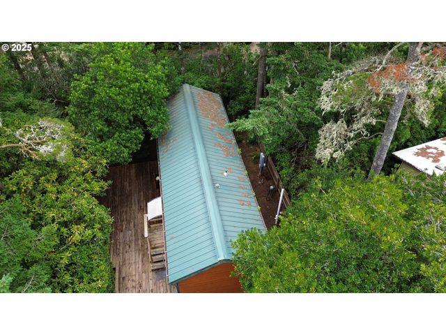 25 SAND DOLLAR Dr, Florence, OR 97439