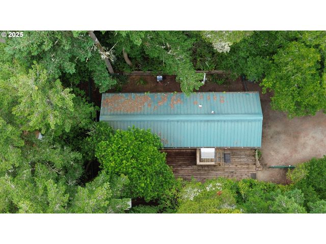 25 SAND DOLLAR Dr, Florence, OR 97439
