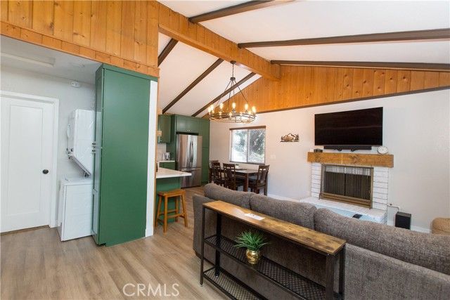 862 Berne, Crestline, CA 92325