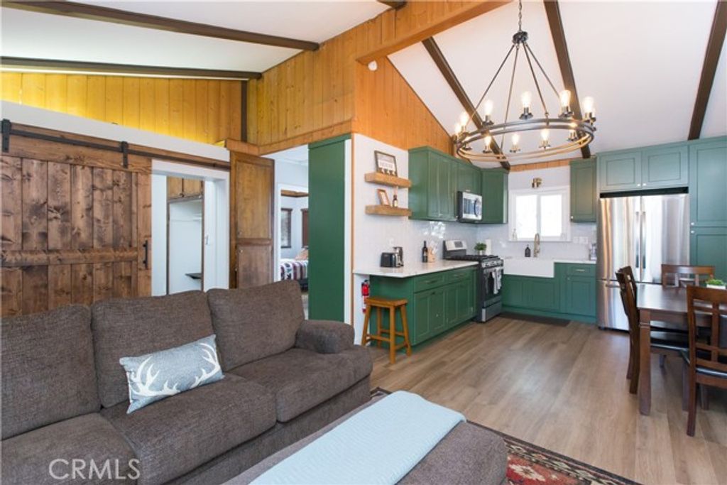 862 Berne, Crestline, CA 92325