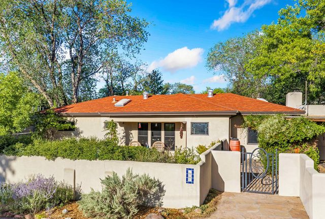 144 Cedar Street, Santa Fe, NM 87501