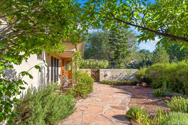 144 Cedar Street, Santa Fe, NM 87501