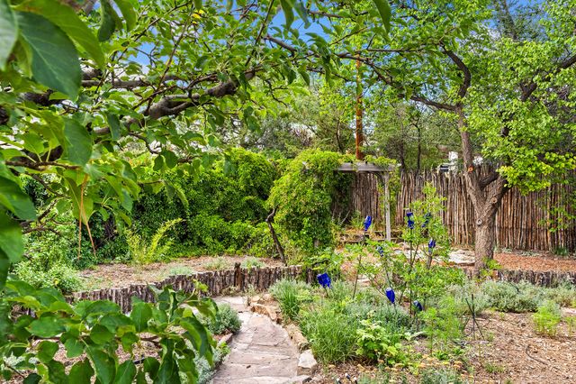 144 Cedar Street, Santa Fe, NM 87501