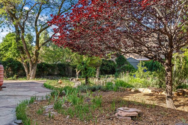 144 Cedar Street, Santa Fe, NM 87501