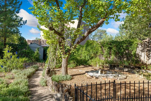 144 Cedar Street, Santa Fe, NM 87501