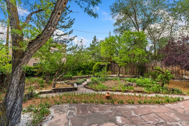 144 Cedar Street, Santa Fe, NM 87501