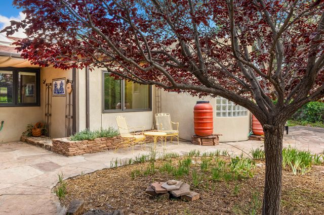 144 Cedar Street, Santa Fe, NM 87501