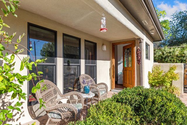 144 Cedar Street, Santa Fe, NM 87501