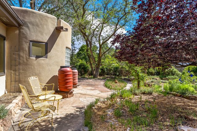 144 Cedar Street, Santa Fe, NM 87501