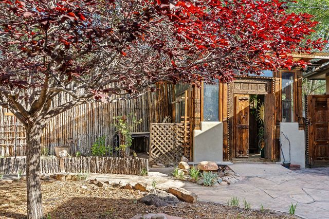 144 Cedar Street, Santa Fe, NM 87501