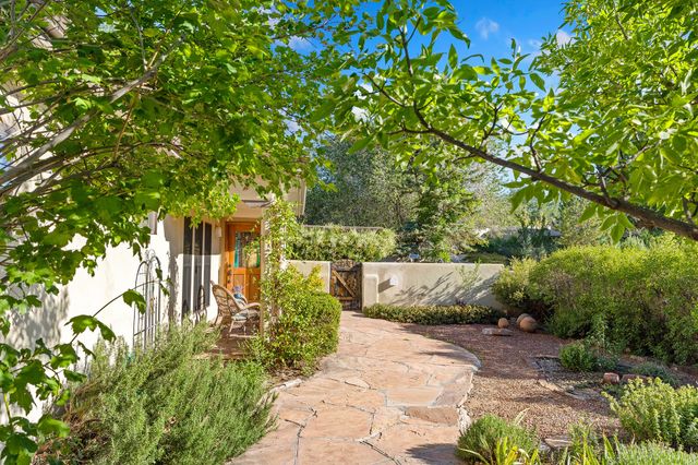 144 Cedar Street, Santa Fe, NM 87501