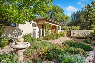 144 Cedar Street, Santa Fe, NM 87501