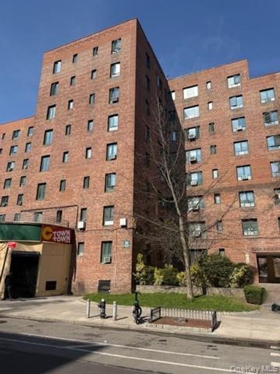 1566 Unionport Road 2H, Bronx, NY 10462