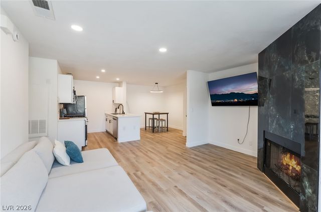 2200 South Fort Apache Road 1013, Las Vegas, NV 89117