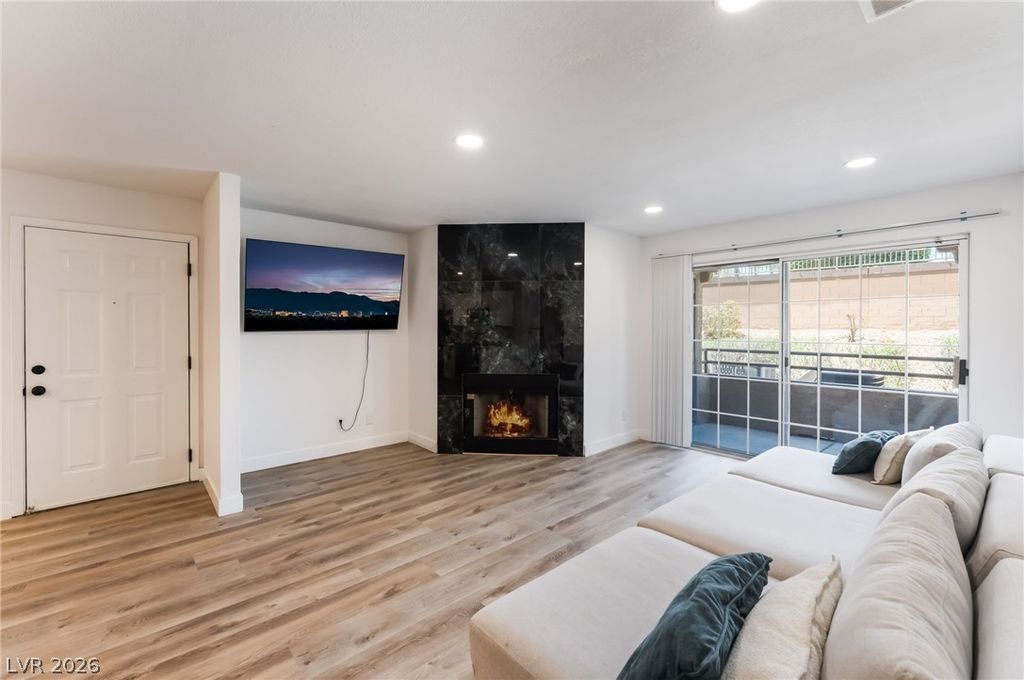 2200 South Fort Apache Road 1013, Las Vegas, NV 89117