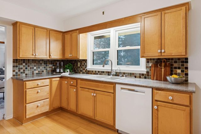 3228 Victoria Street N, Shoreview, MN 55126