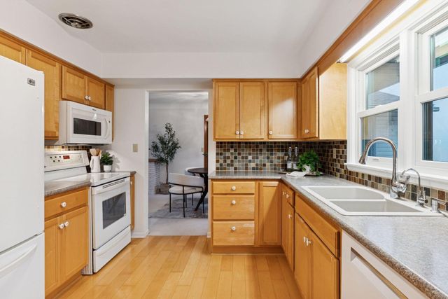 3228 Victoria Street N, Shoreview, MN 55126