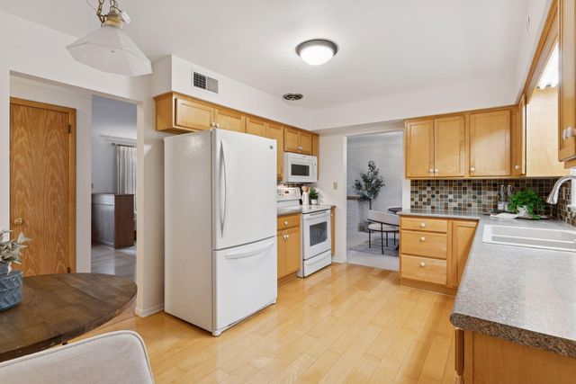 3228 Victoria Street N, Shoreview, MN 55126