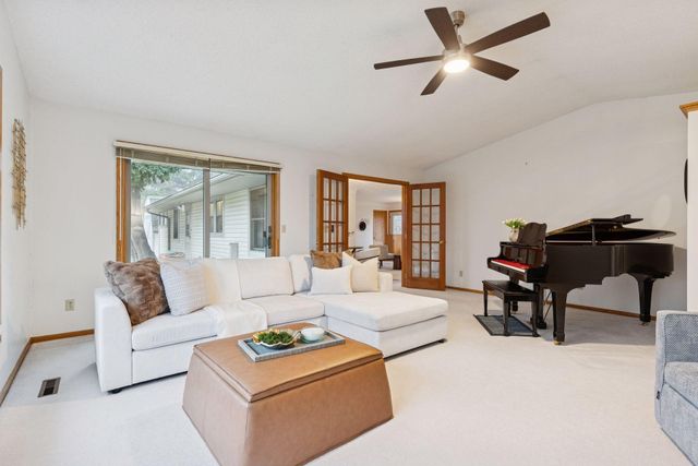 3228 Victoria Street N, Shoreview, MN 55126