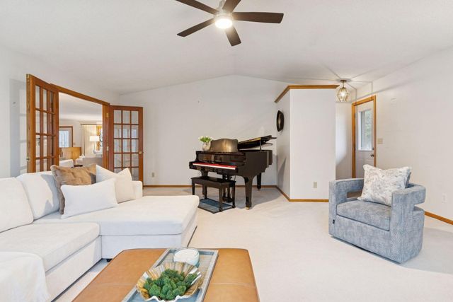 3228 Victoria Street N, Shoreview, MN 55126