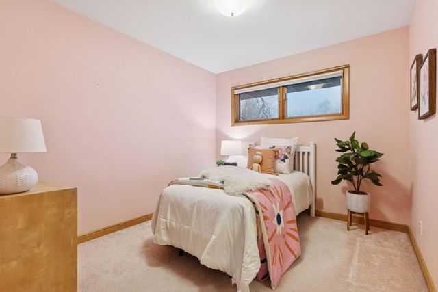 3228 Victoria Street N, Shoreview, MN 55126