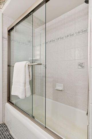 3228 Victoria Street N, Shoreview, MN 55126